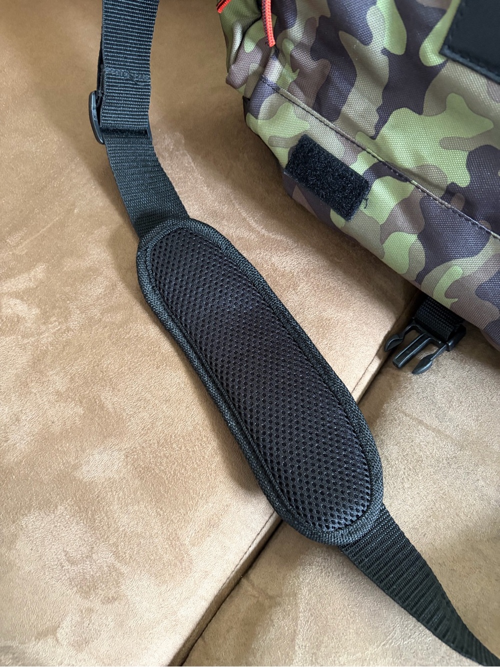 Old Navy Messenger Bag - Picture 11 of 13